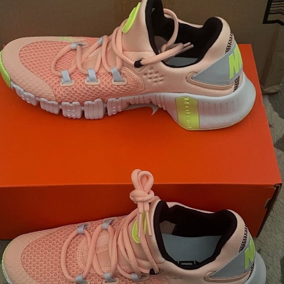 Nike Metcon 4 - Pink - Picture 1 of 6